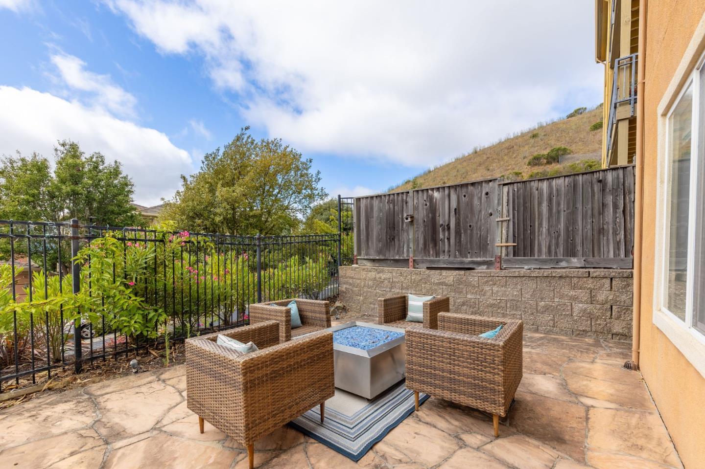 Detail Gallery Image 72 of 90 For 23 Pinnacle St, South San Francisco,  CA 94080 - 5 Beds | 4/1 Baths