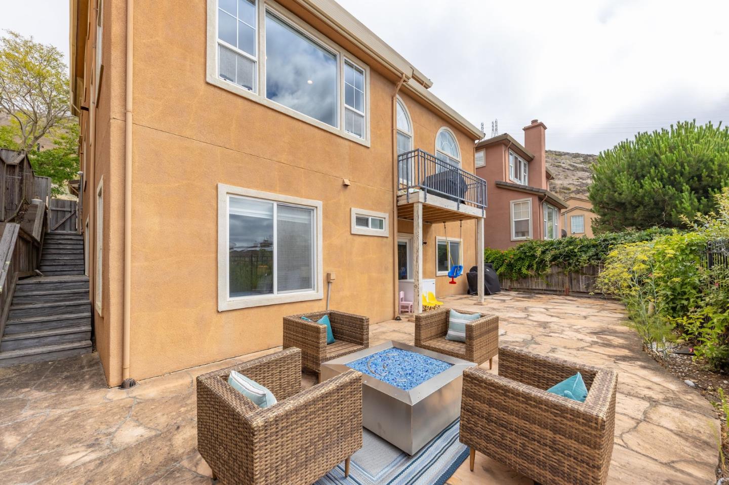 Detail Gallery Image 74 of 90 For 23 Pinnacle St, South San Francisco,  CA 94080 - 5 Beds | 4/1 Baths