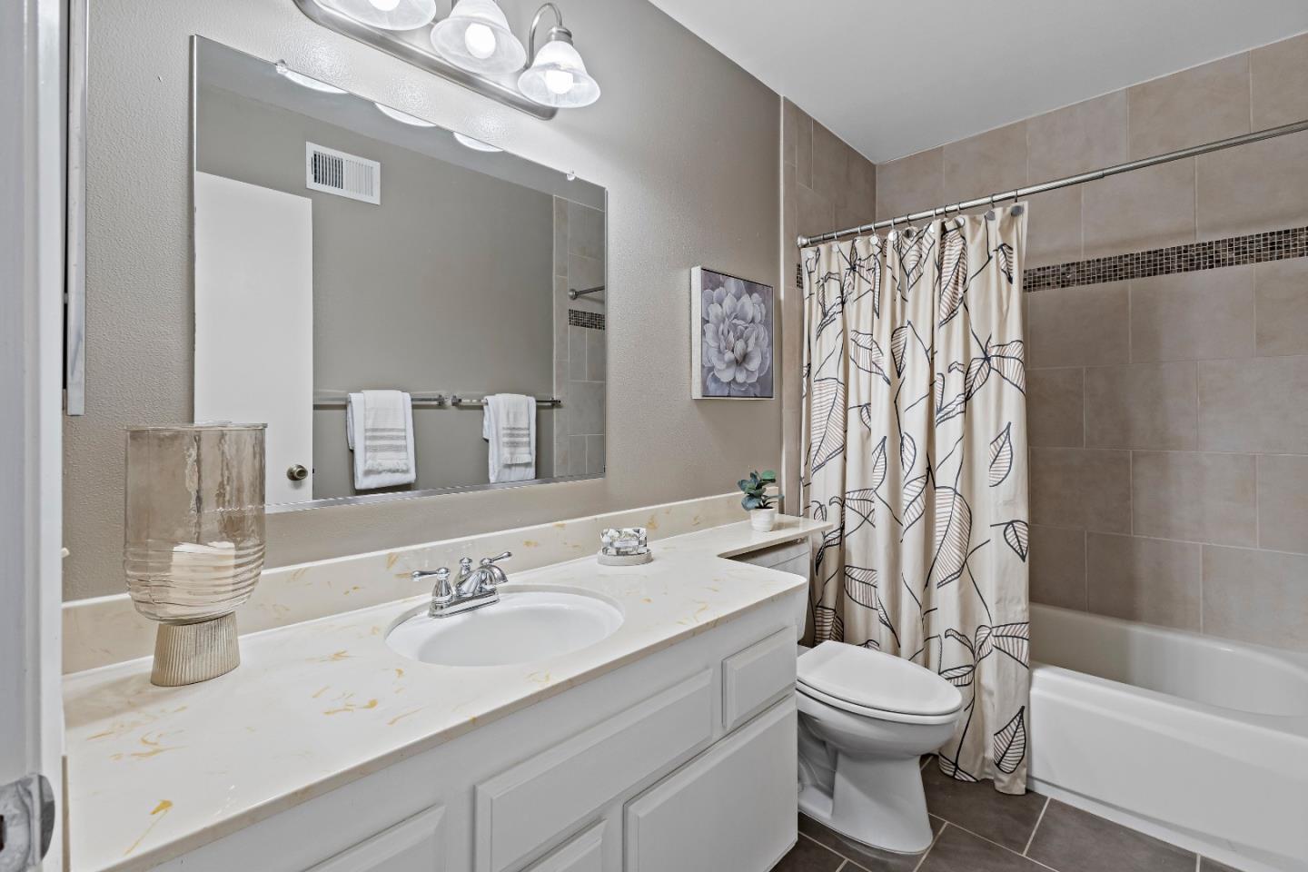 Detail Gallery Image 26 of 48 For 4999 Massachusetts Dr, San Jose,  CA 95136 - 4 Beds | 2 Baths