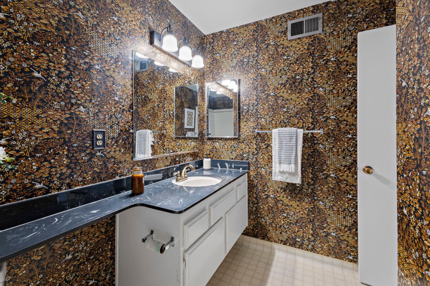 Detail Gallery Image 38 of 48 For 4999 Massachusetts Dr, San Jose,  CA 95136 - 4 Beds | 2 Baths