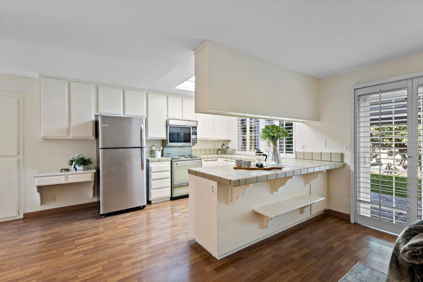 Detail Gallery Image 4 of 48 For 4999 Massachusetts Dr, San Jose,  CA 95136 - 4 Beds | 2 Baths