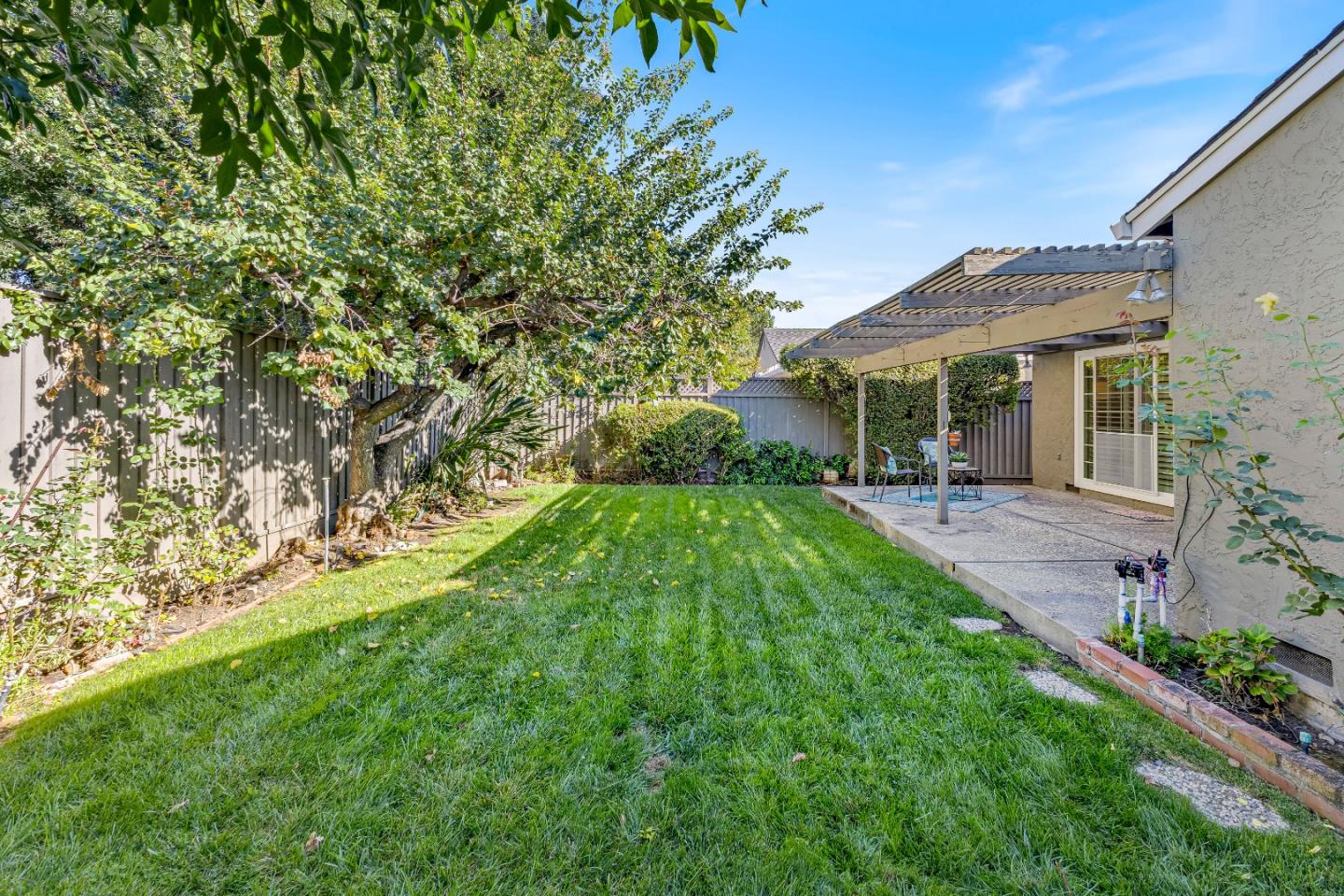 Detail Gallery Image 5 of 48 For 4999 Massachusetts Dr, San Jose,  CA 95136 - 4 Beds | 2 Baths