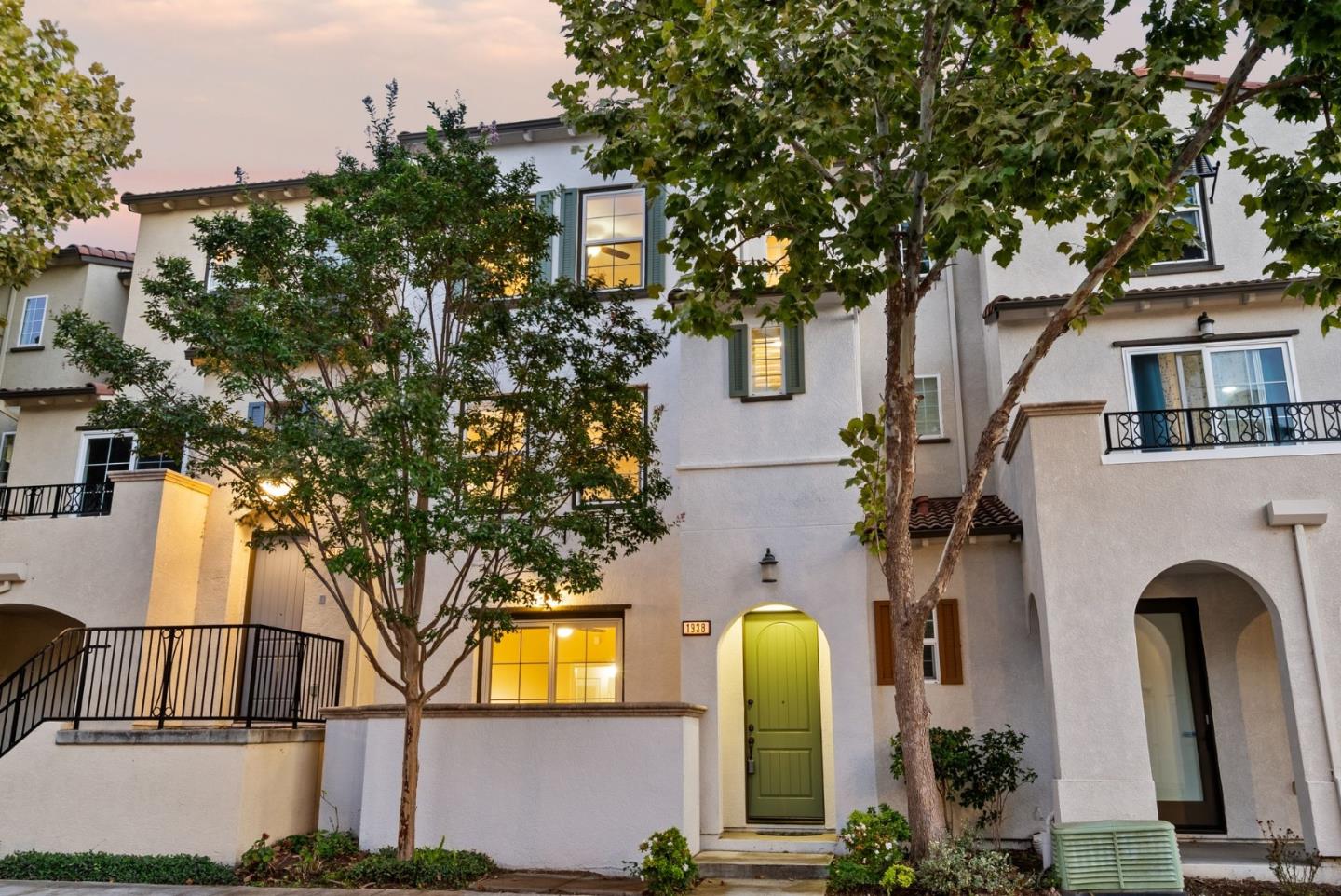 Detail Gallery Image 12 of 74 For 1938 Hillebrant Pl, Santa Clara,  CA 95050 - 3 Beds | 3/1 Baths