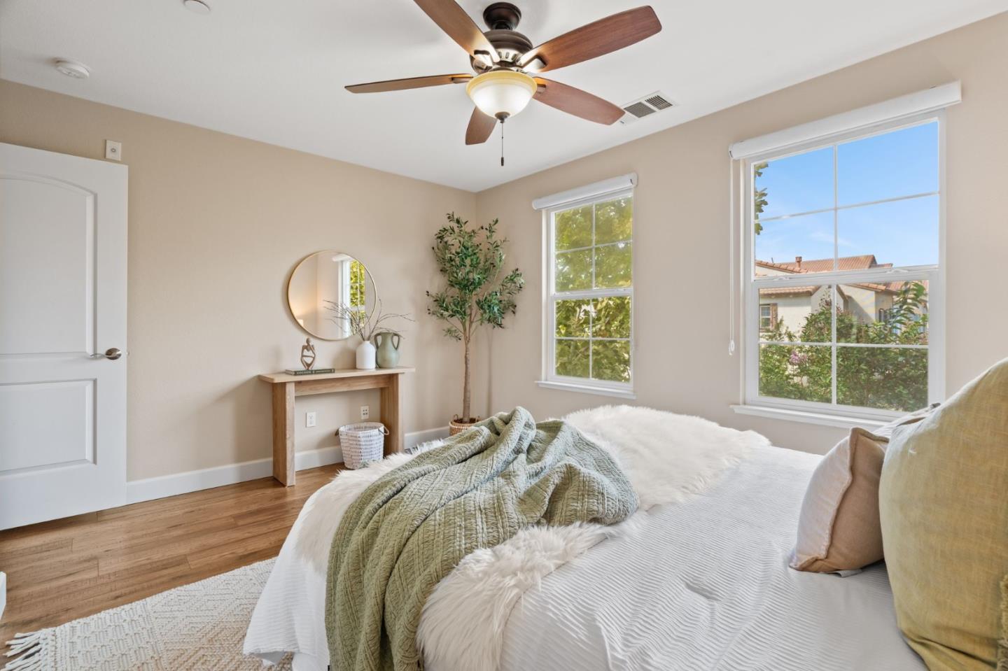 Detail Gallery Image 32 of 74 For 1938 Hillebrant Pl, Santa Clara,  CA 95050 - 3 Beds | 3/1 Baths