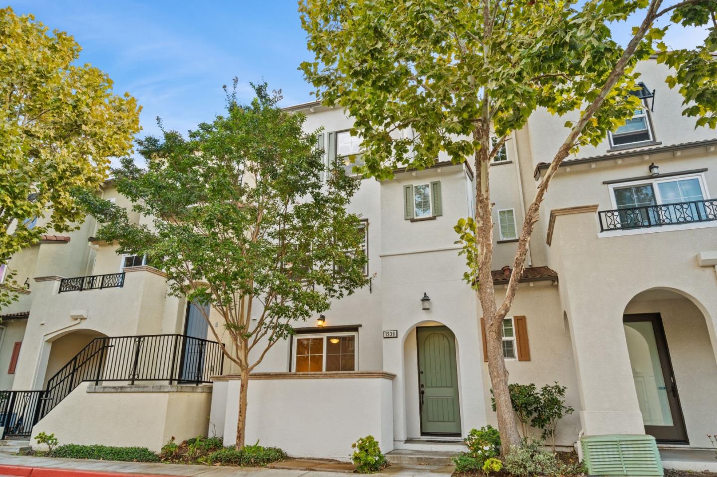 Detail Gallery Image 36 of 74 For 1938 Hillebrant Pl, Santa Clara,  CA 95050 - 3 Beds | 3/1 Baths