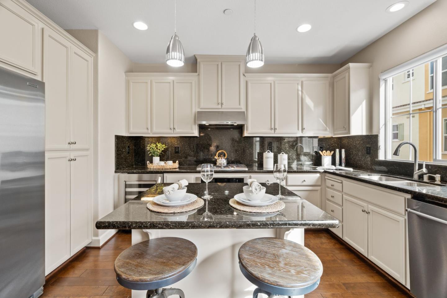 Detail Gallery Image 37 of 74 For 1938 Hillebrant Pl, Santa Clara,  CA 95050 - 3 Beds | 3/1 Baths