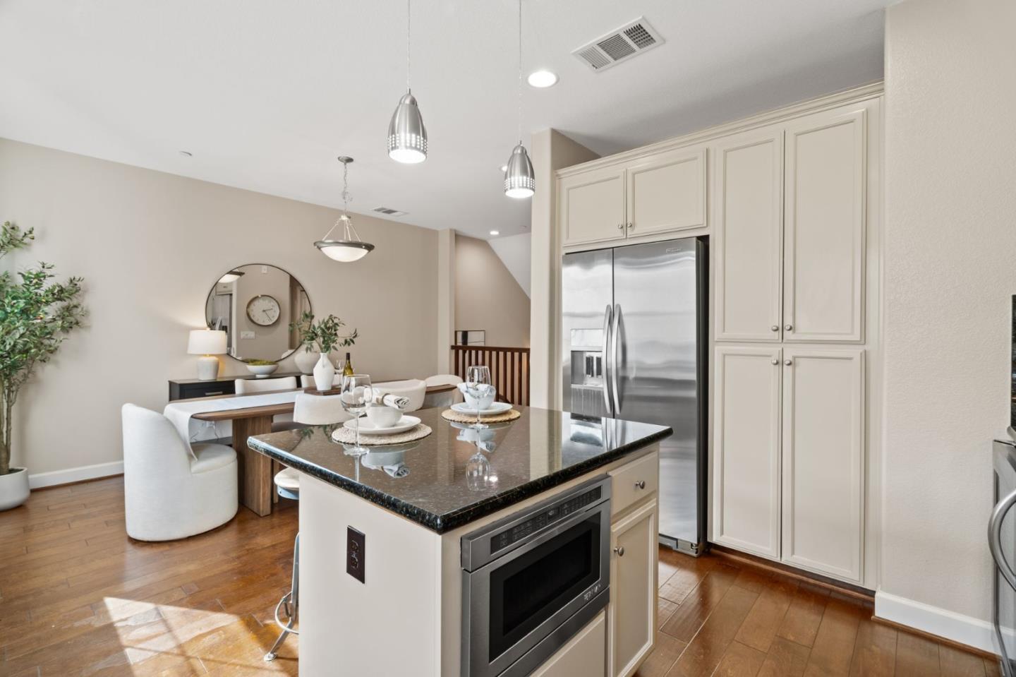 Detail Gallery Image 39 of 74 For 1938 Hillebrant Pl, Santa Clara,  CA 95050 - 3 Beds | 3/1 Baths