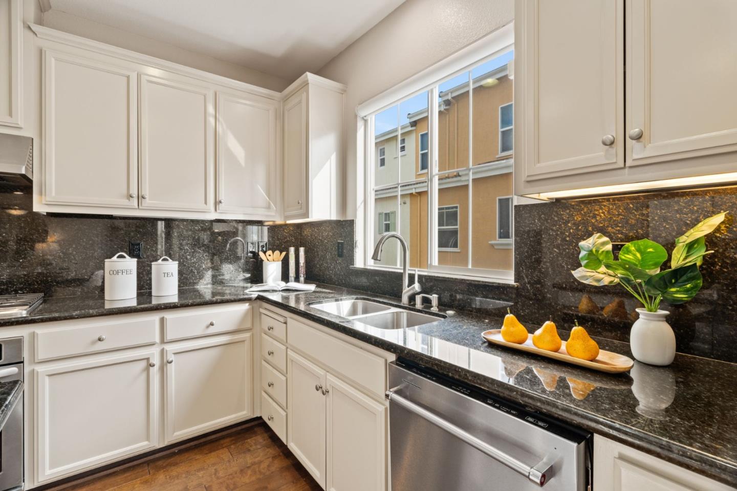 Detail Gallery Image 56 of 74 For 1938 Hillebrant Pl, Santa Clara,  CA 95050 - 3 Beds | 3/1 Baths