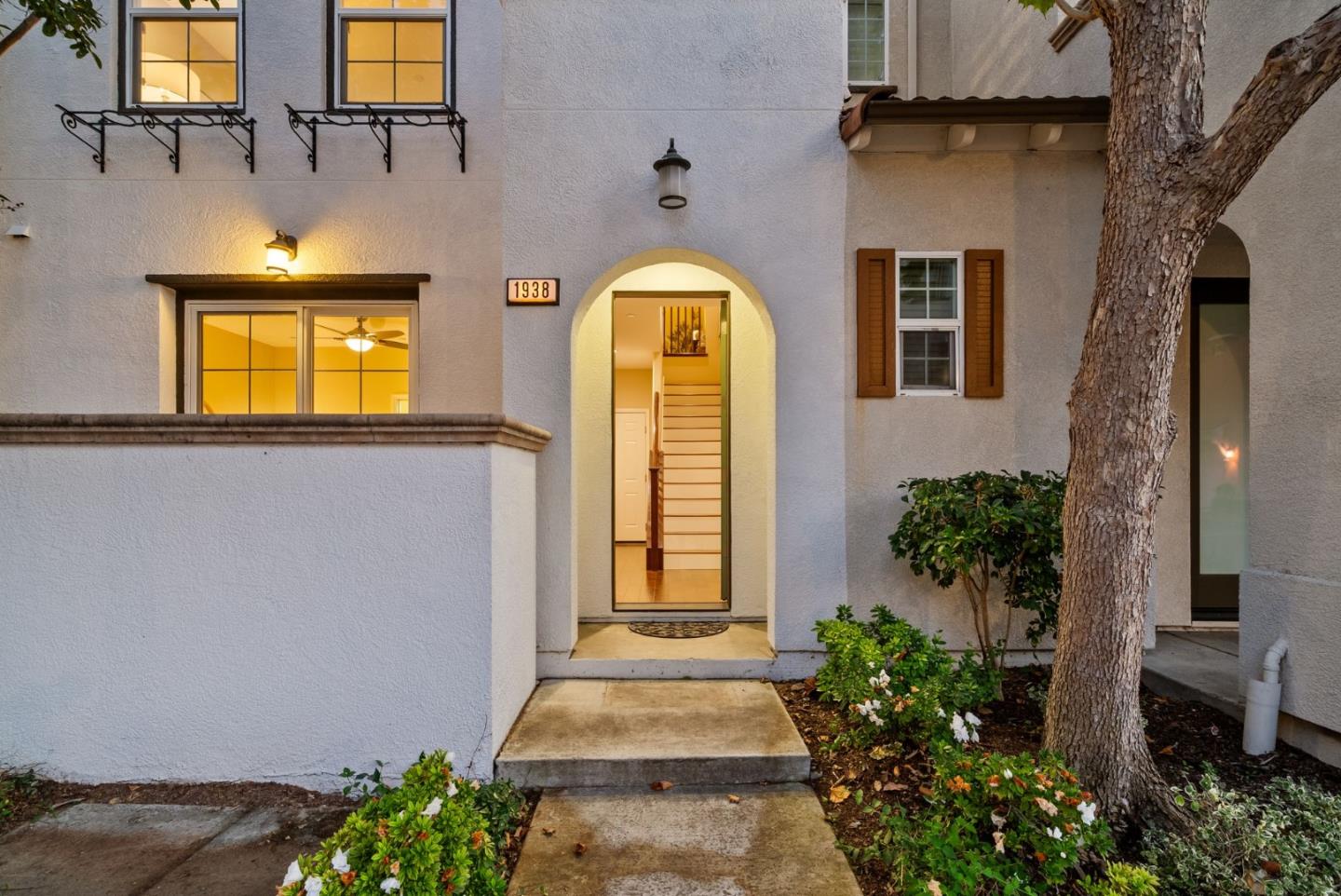 Detail Gallery Image 7 of 74 For 1938 Hillebrant Pl, Santa Clara,  CA 95050 - 3 Beds | 3/1 Baths