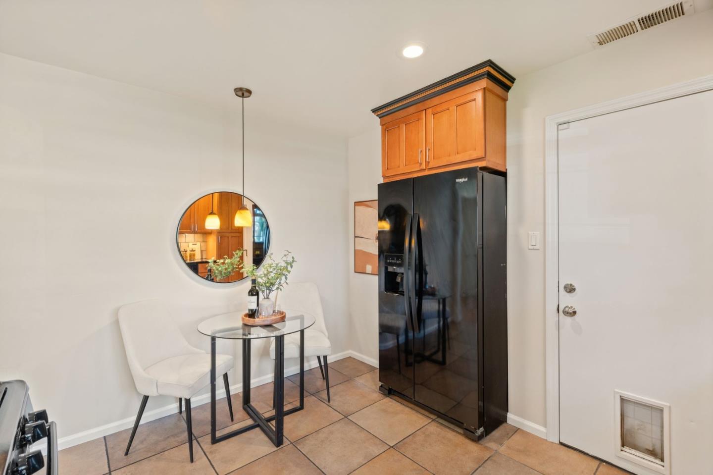 Detail Gallery Image 14 of 65 For 2546 Amethyst Dr, Santa Clara,  CA 95051 - 3 Beds | 1/1 Baths