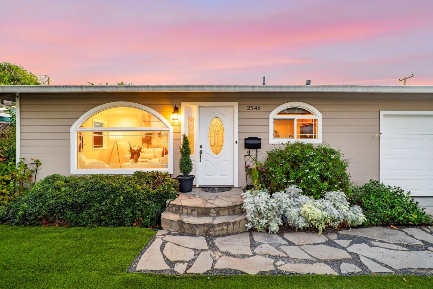 Detail Gallery Image 3 of 65 For 2546 Amethyst Dr, Santa Clara,  CA 95051 - 3 Beds | 1/1 Baths