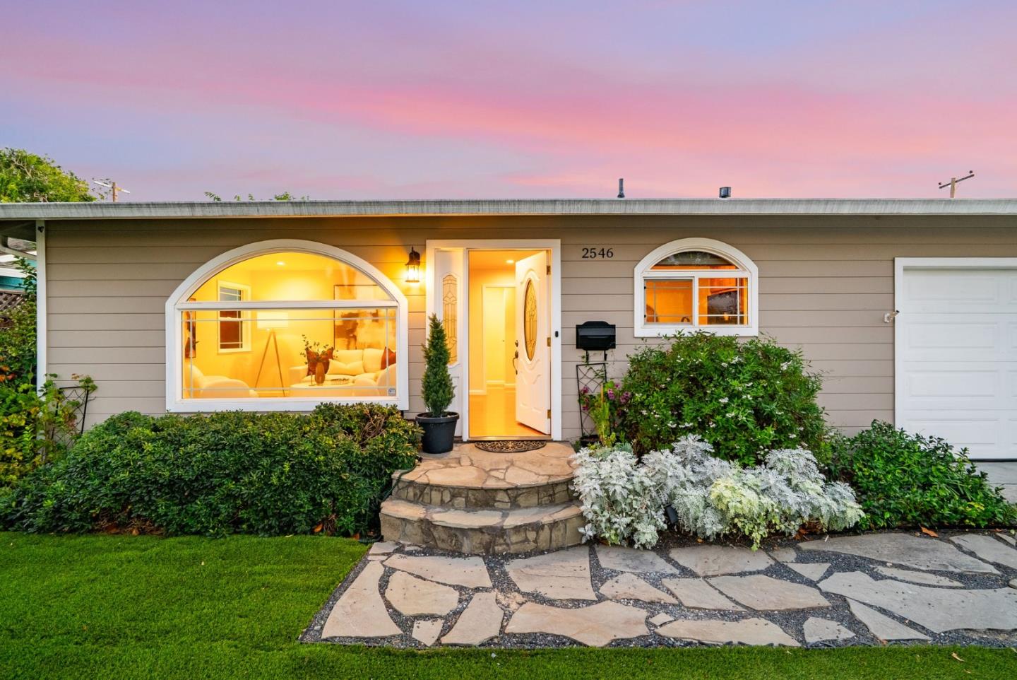 Detail Gallery Image 4 of 65 For 2546 Amethyst Dr, Santa Clara,  CA 95051 - 3 Beds | 1/1 Baths