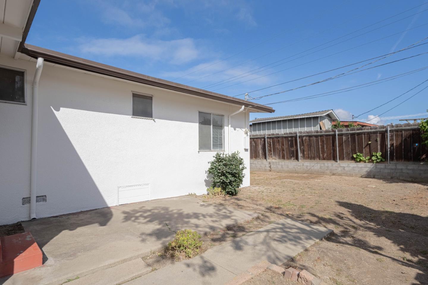 Detail Gallery Image 23 of 24 For 847 Meadow Dr, Salinas,  CA 93905 - 3 Beds | 2 Baths