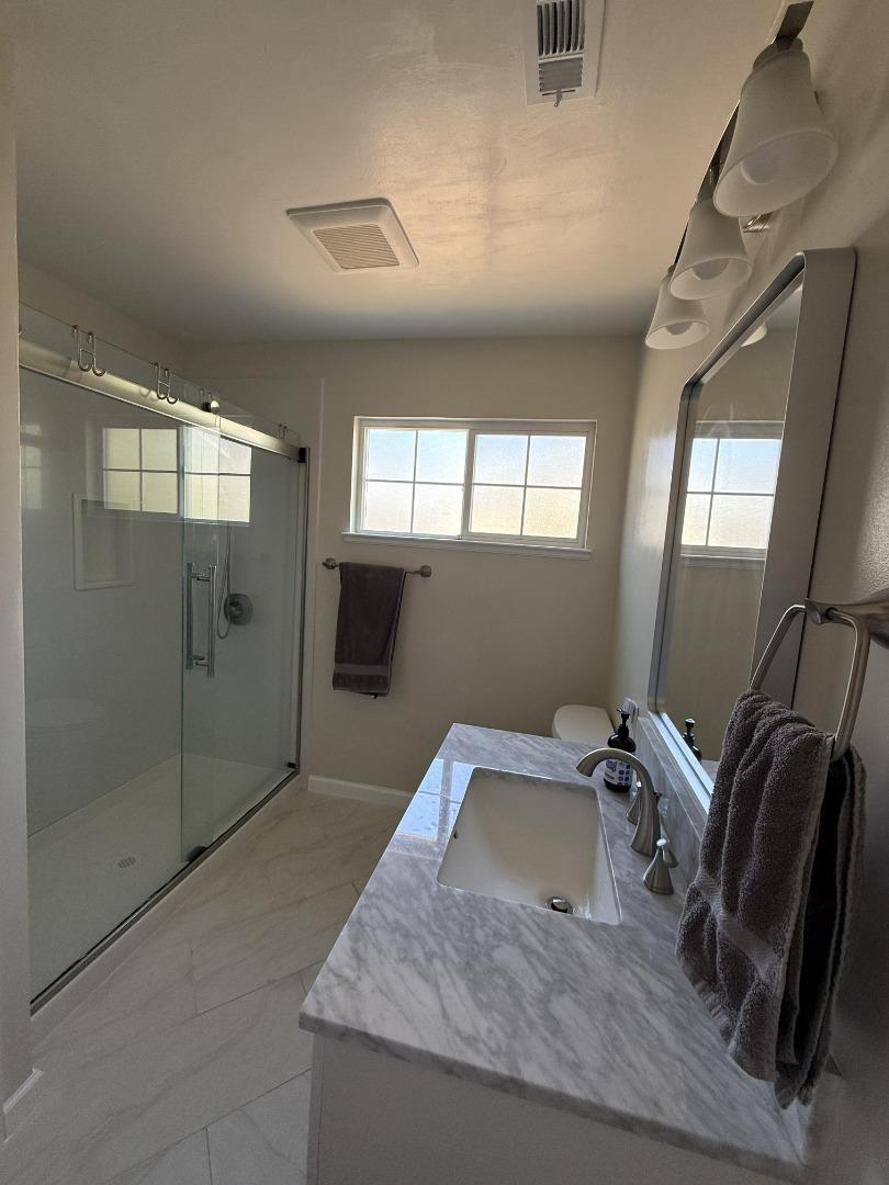 Detail Gallery Image 8 of 21 For 882 Tallman Ct, San Jose,  CA 95123 - 5 Beds | 3 Baths