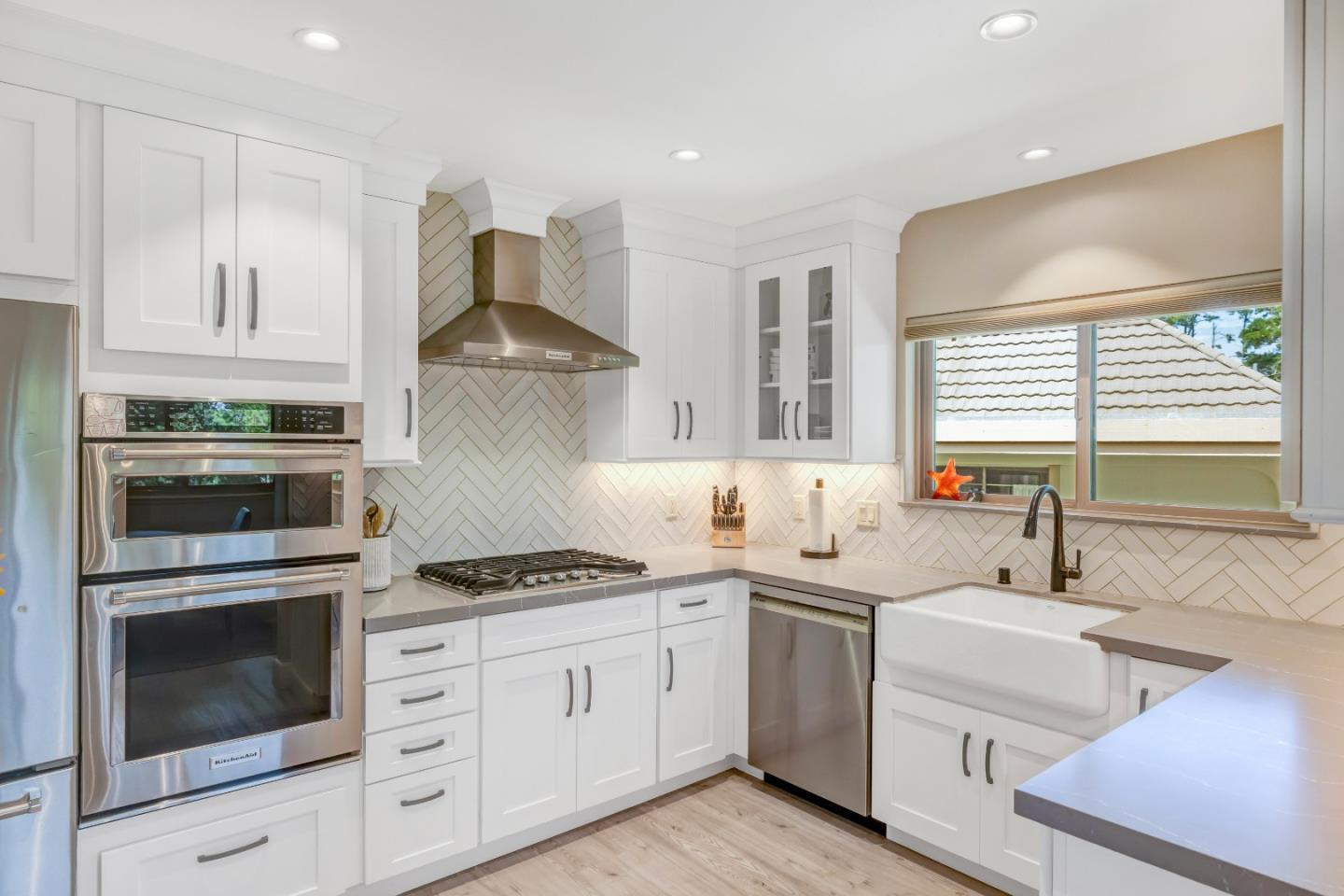 Detail Gallery Image 10 of 35 For 5 Skyline Crest Dr, Monterey,  CA 93940 - 3 Beds | 3 Baths