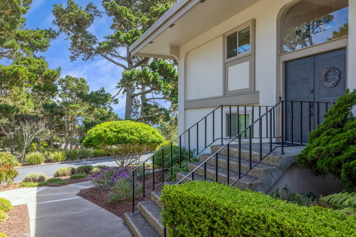 Detail Gallery Image 29 of 35 For 5 Skyline Crest Dr, Monterey,  CA 93940 - 3 Beds | 3 Baths