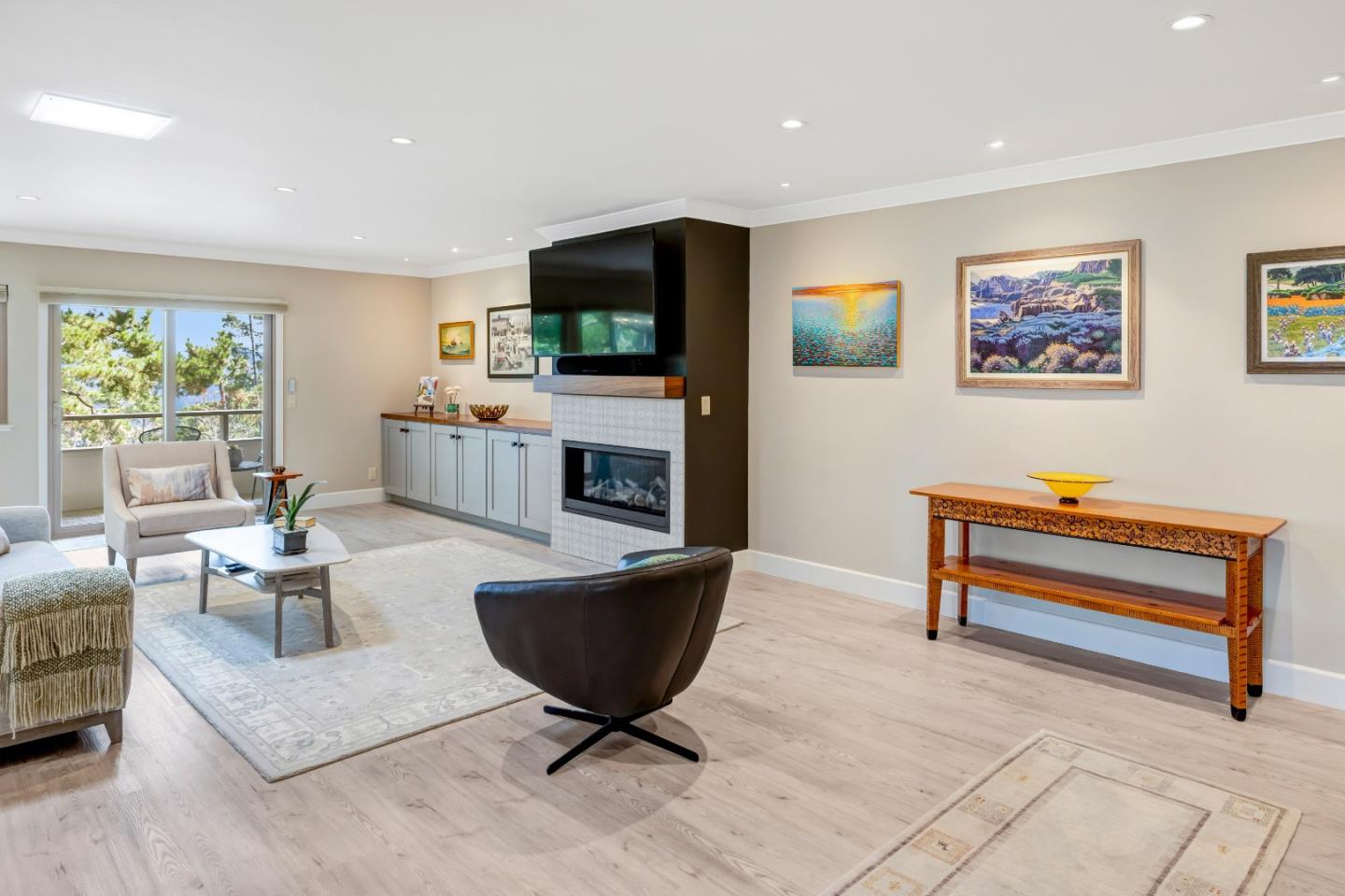 Detail Gallery Image 5 of 35 For 5 Skyline Crest Dr, Monterey,  CA 93940 - 3 Beds | 3 Baths