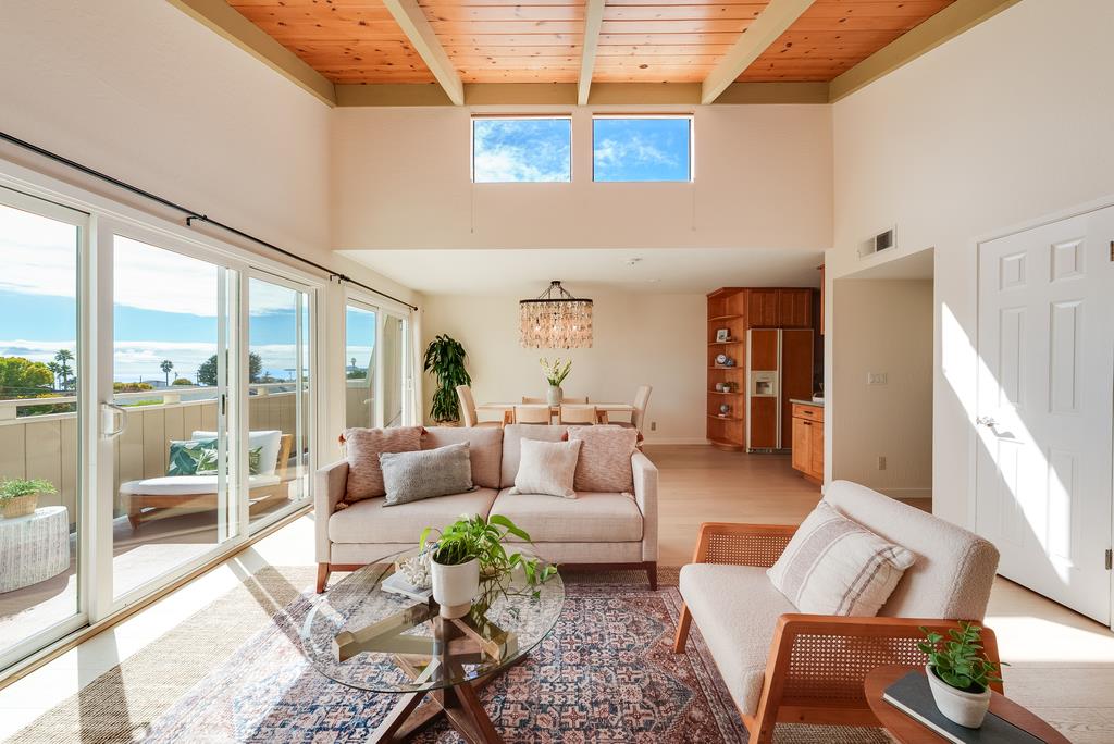 Detail Gallery Image 2 of 31 For 261 Sea Ridge Rd #2,  Aptos,  CA 95003 - 3 Beds | 2 Baths