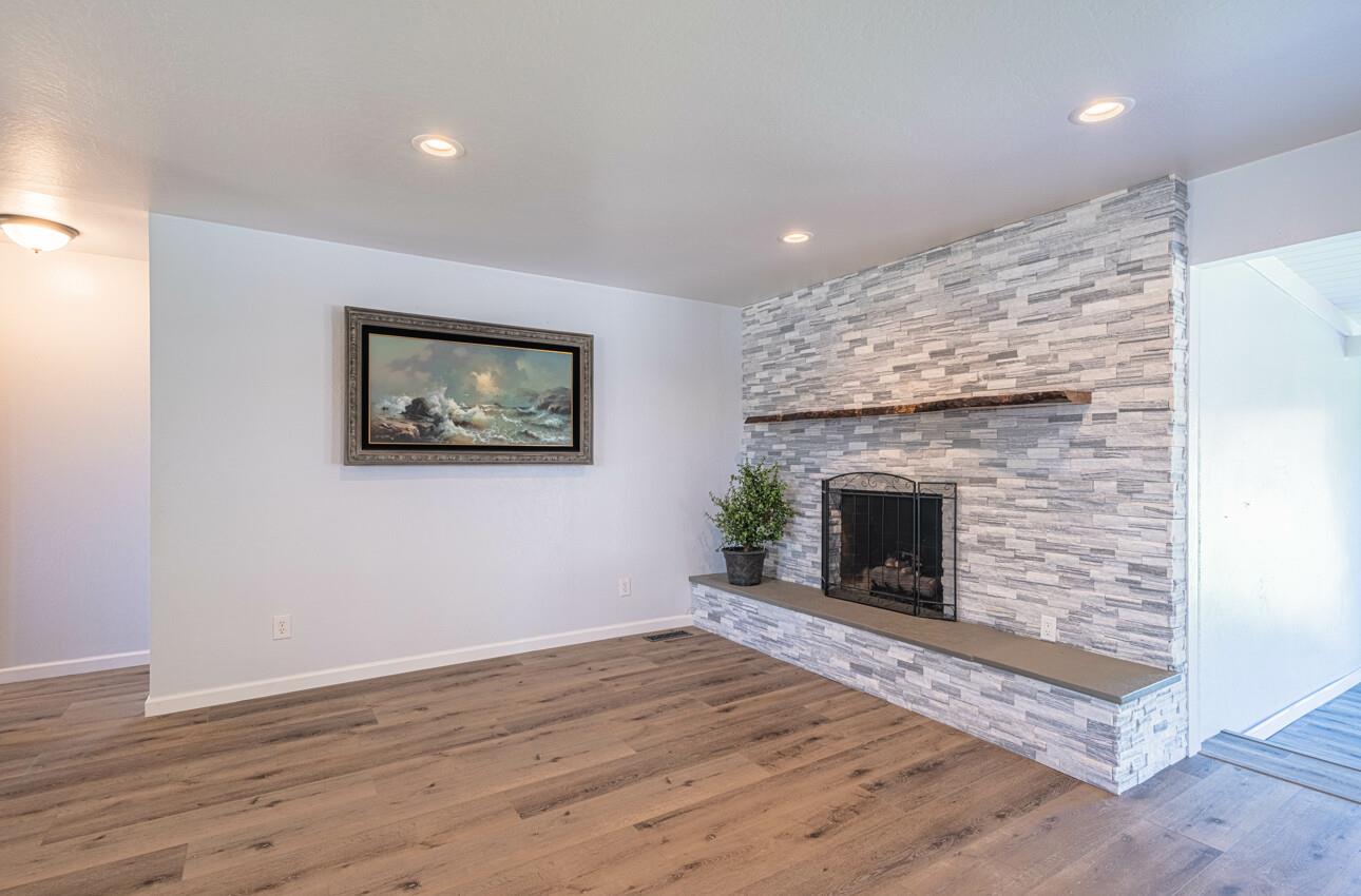 Detail Gallery Image 13 of 40 For 13 Saint Brendan Way, Salinas,  CA 93906 - 3 Beds | 2 Baths