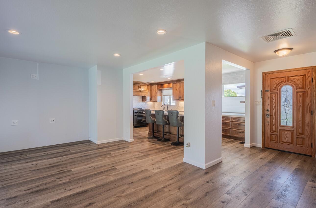 Detail Gallery Image 15 of 40 For 13 Saint Brendan Way, Salinas,  CA 93906 - 3 Beds | 2 Baths
