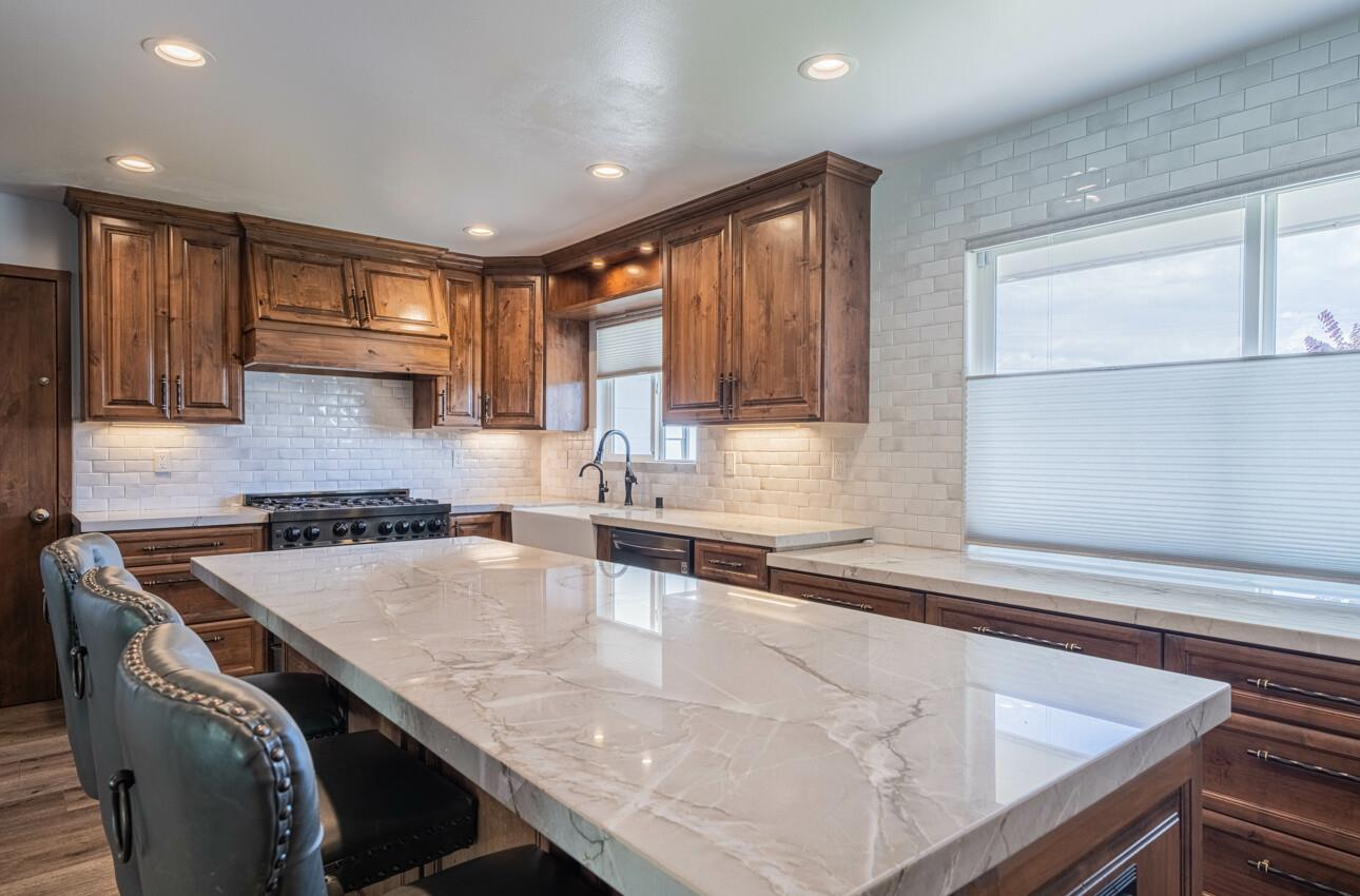 Detail Gallery Image 6 of 40 For 13 Saint Brendan Way, Salinas,  CA 93906 - 3 Beds | 2 Baths