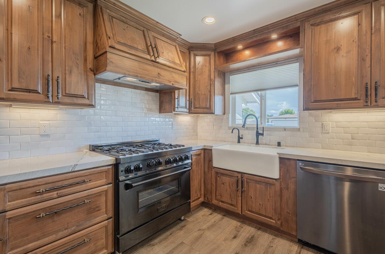 Detail Gallery Image 8 of 40 For 13 Saint Brendan Way, Salinas,  CA 93906 - 3 Beds | 2 Baths