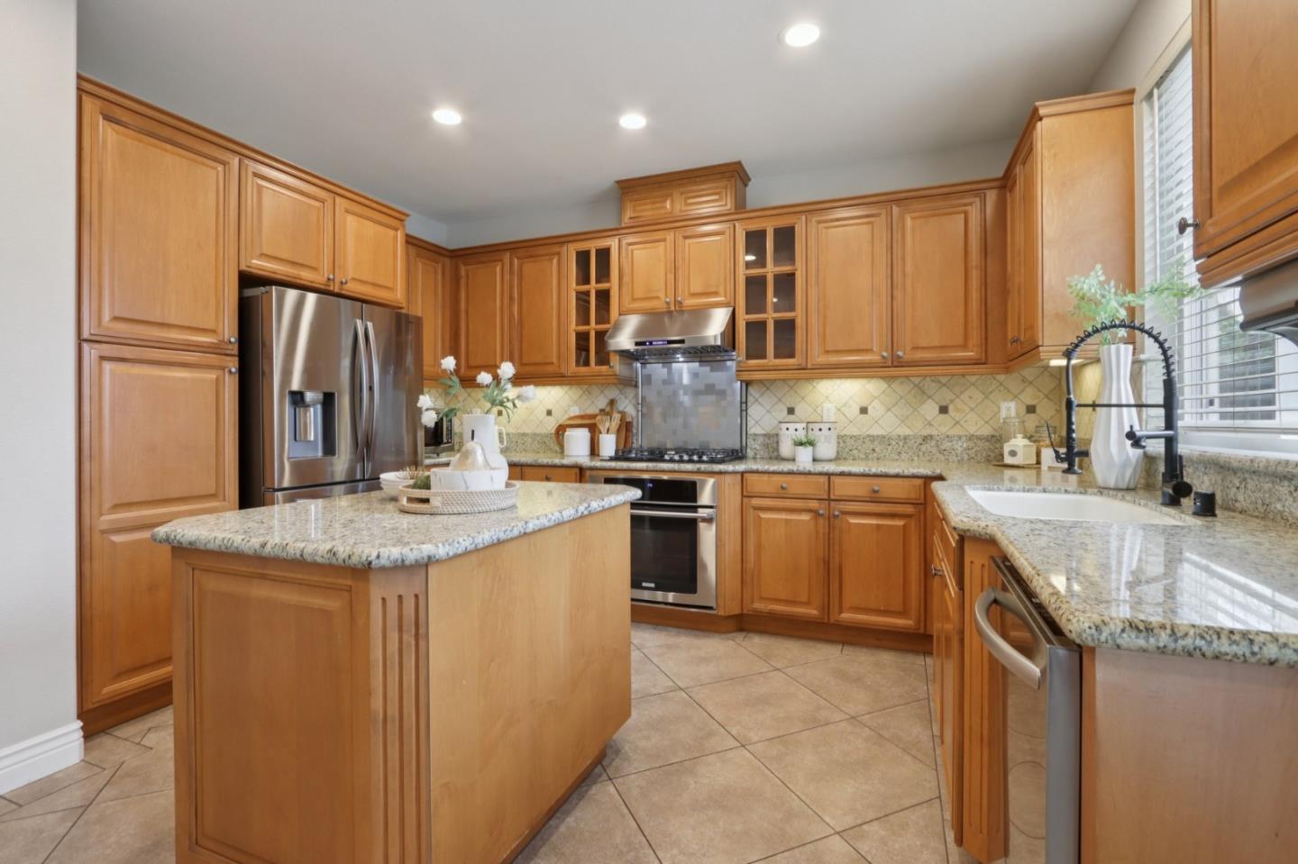 Detail Gallery Image 11 of 67 For 7237 Longhill Way, San Jose,  CA 95138 - 5 Beds | 3/1 Baths