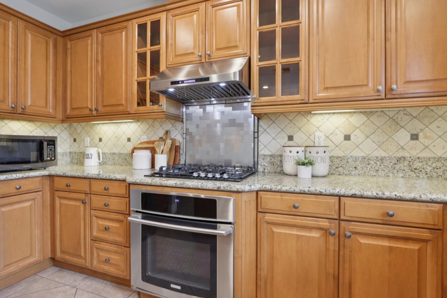 Detail Gallery Image 12 of 67 For 7237 Longhill Way, San Jose,  CA 95138 - 5 Beds | 3/1 Baths