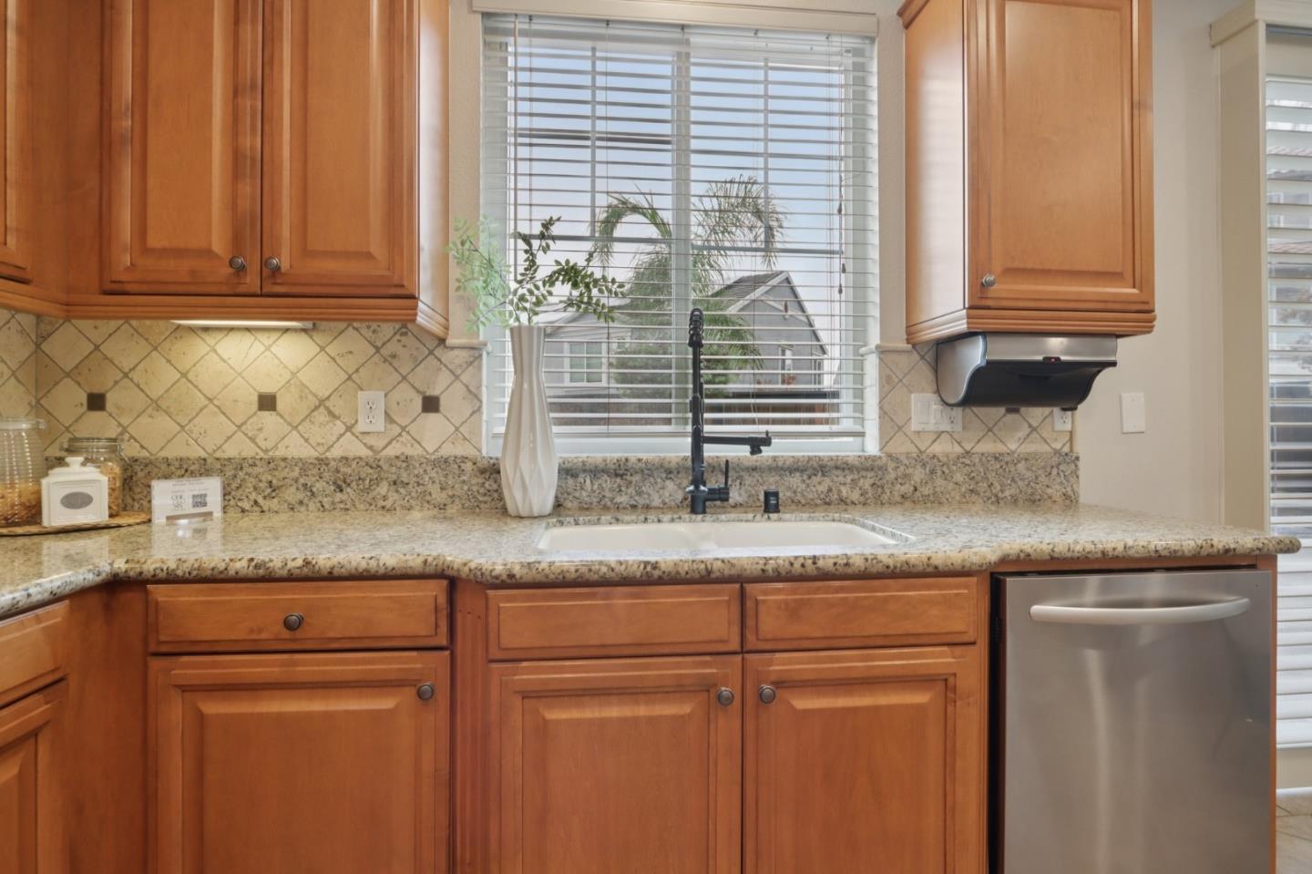 Detail Gallery Image 13 of 67 For 7237 Longhill Way, San Jose,  CA 95138 - 5 Beds | 3/1 Baths