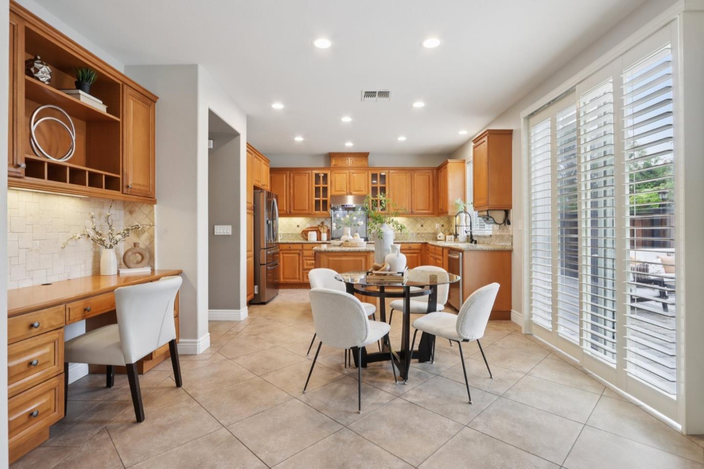 Detail Gallery Image 14 of 67 For 7237 Longhill Way, San Jose,  CA 95138 - 5 Beds | 3/1 Baths