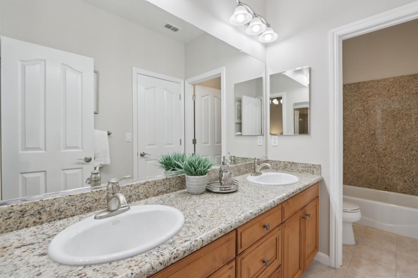 Detail Gallery Image 32 of 67 For 7237 Longhill Way, San Jose,  CA 95138 - 5 Beds | 3/1 Baths