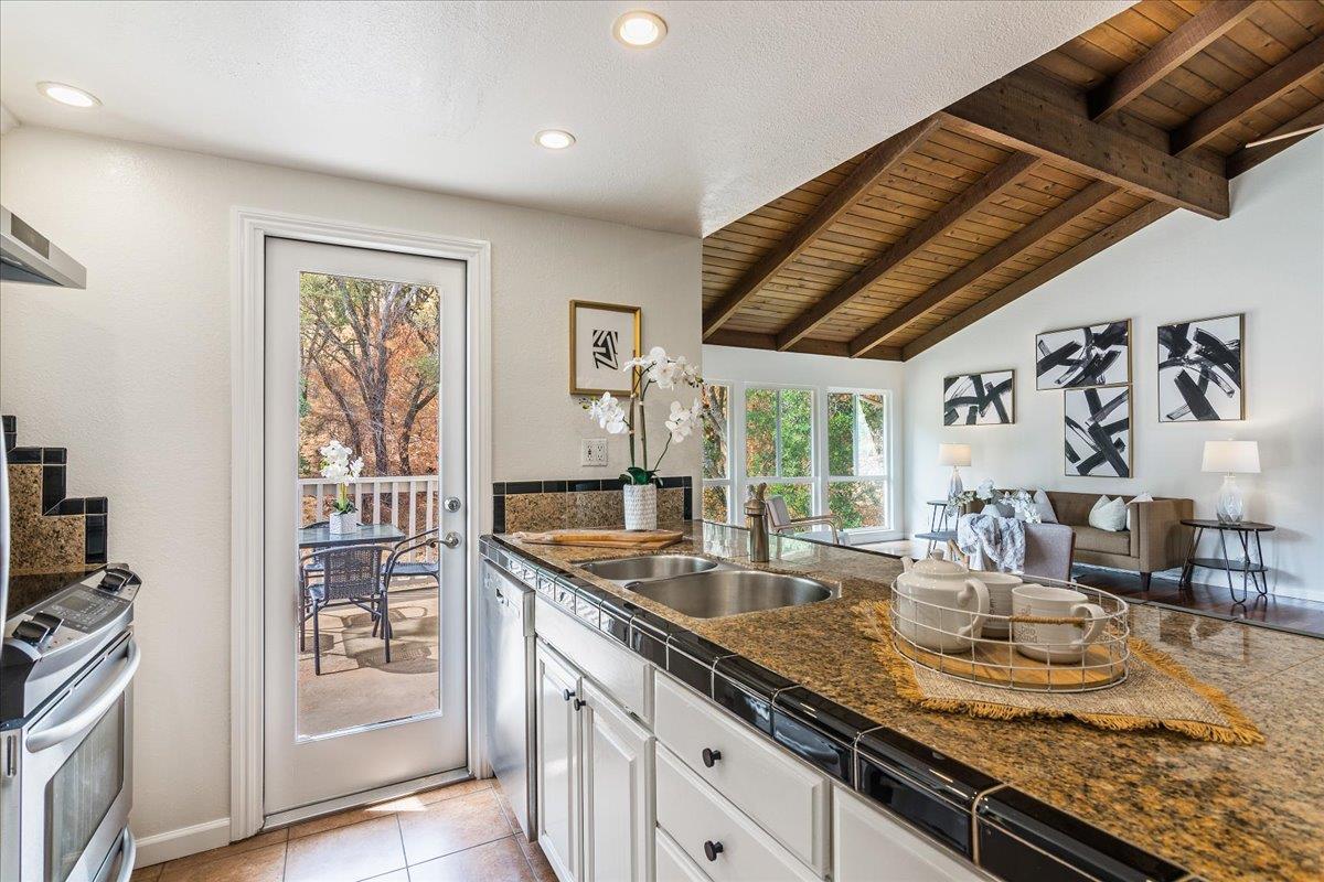 Detail Gallery Image 17 of 54 For 359 Ridgeview Dr, Pleasant Hill,  CA 94523 - 3 Beds | 2/1 Baths