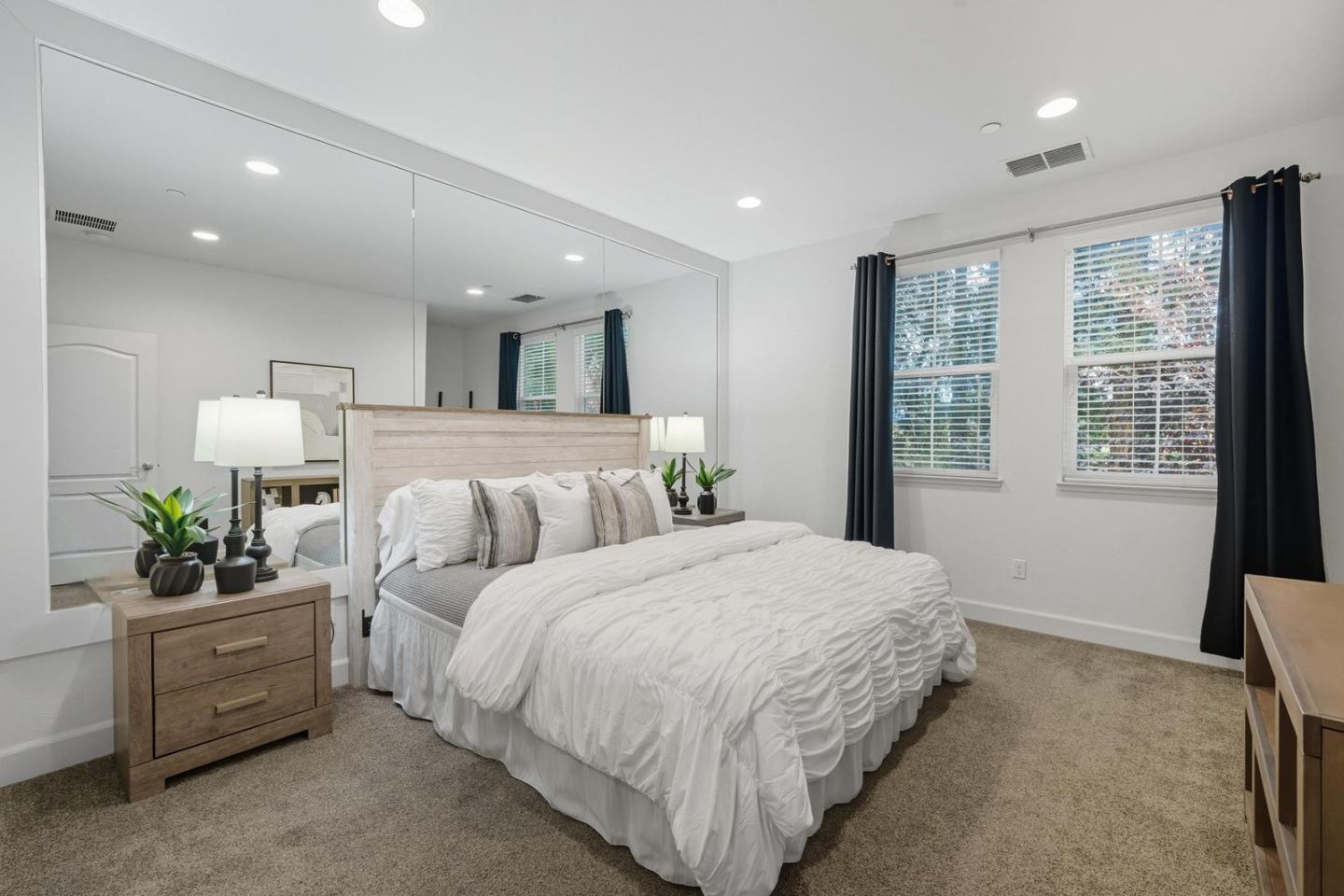 Detail Gallery Image 18 of 34 For 2870 Monroe Ter, San Jose,  CA 95128 - 3 Beds | 3 Baths