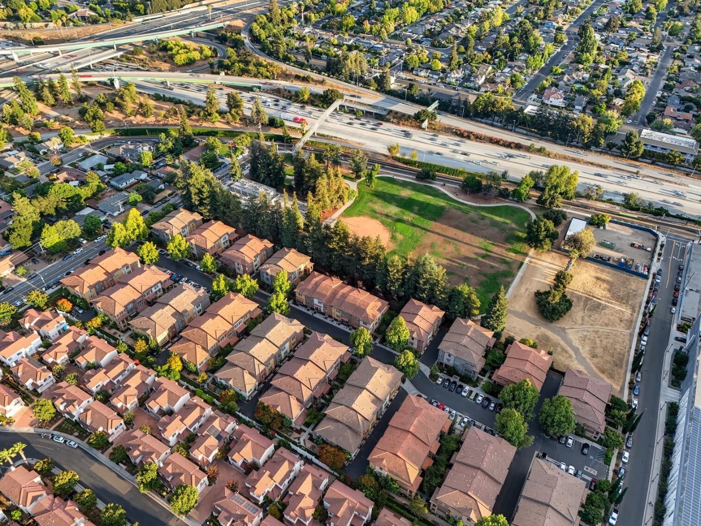 Detail Gallery Image 33 of 34 For 2870 Monroe Ter, San Jose,  CA 95128 - 3 Beds | 3 Baths