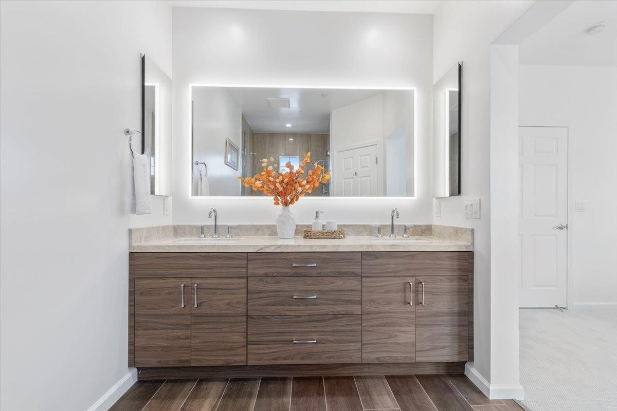 Detail Gallery Image 12 of 34 For 675 Montara Ter, Sunnyvale,  CA 94085 - 3 Beds | 3 Baths