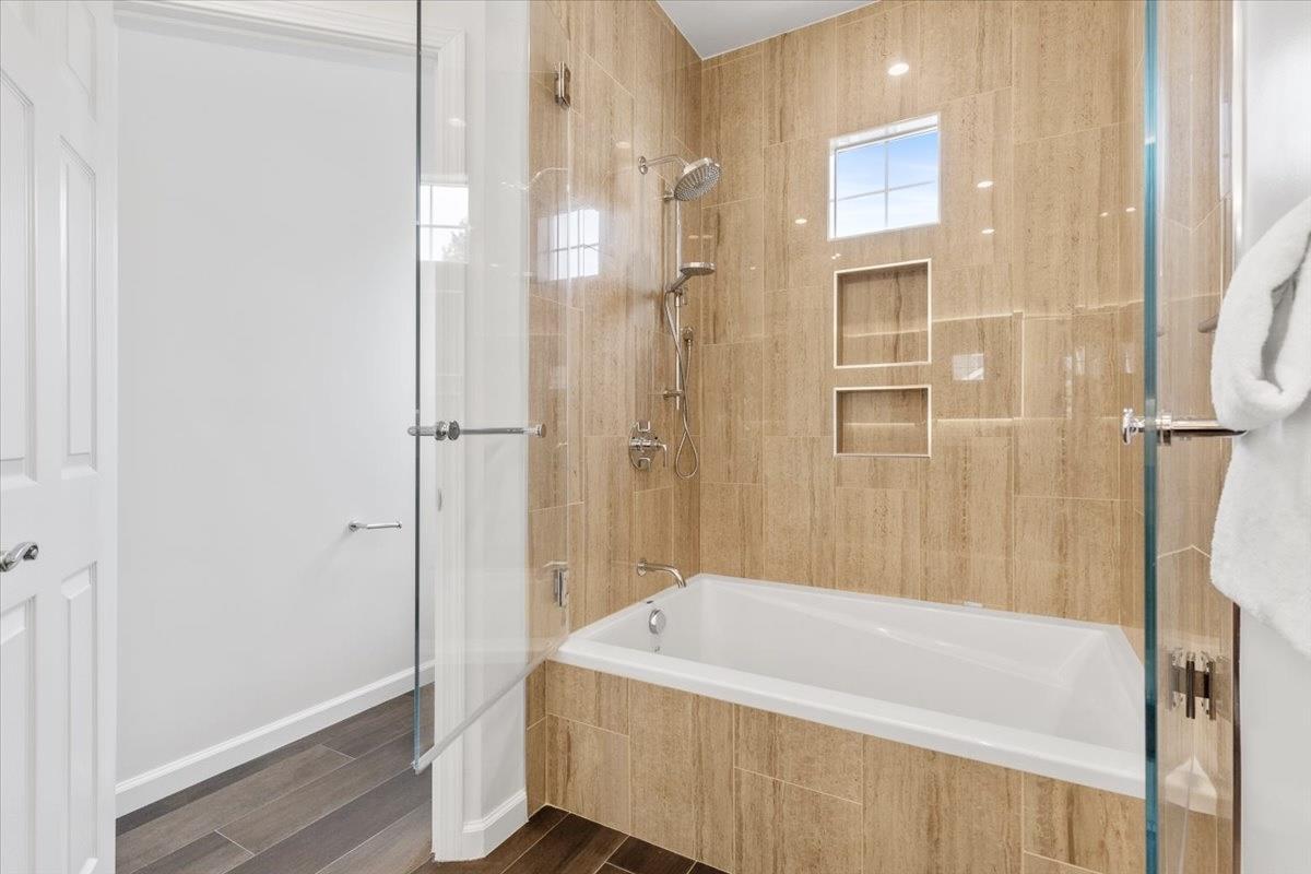 Detail Gallery Image 13 of 34 For 675 Montara Ter, Sunnyvale,  CA 94085 - 3 Beds | 3 Baths