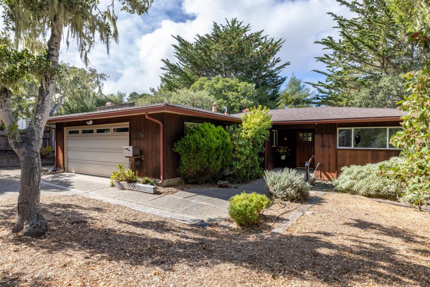 Detail Gallery Image 32 of 34 For 30 via Encanto, Monterey,  CA 93940 - 3 Beds | 2/1 Baths
