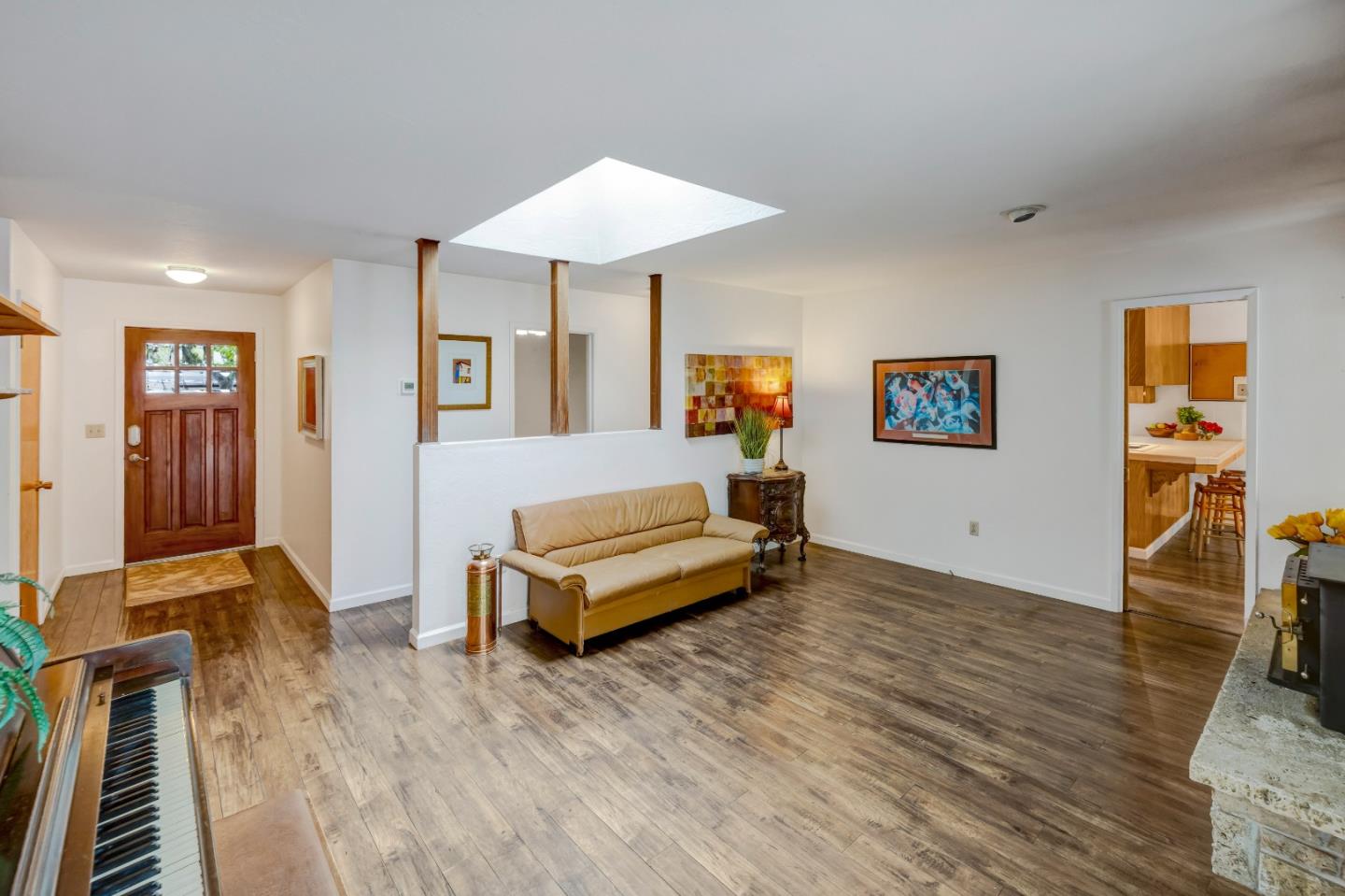 Detail Gallery Image 4 of 34 For 30 via Encanto, Monterey,  CA 93940 - 3 Beds | 2/1 Baths