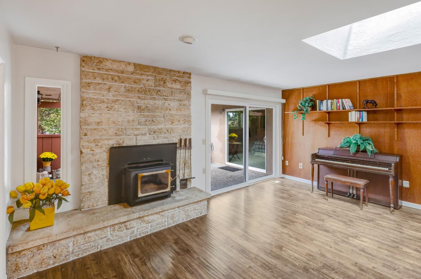 Detail Gallery Image 5 of 34 For 30 via Encanto, Monterey,  CA 93940 - 3 Beds | 2/1 Baths