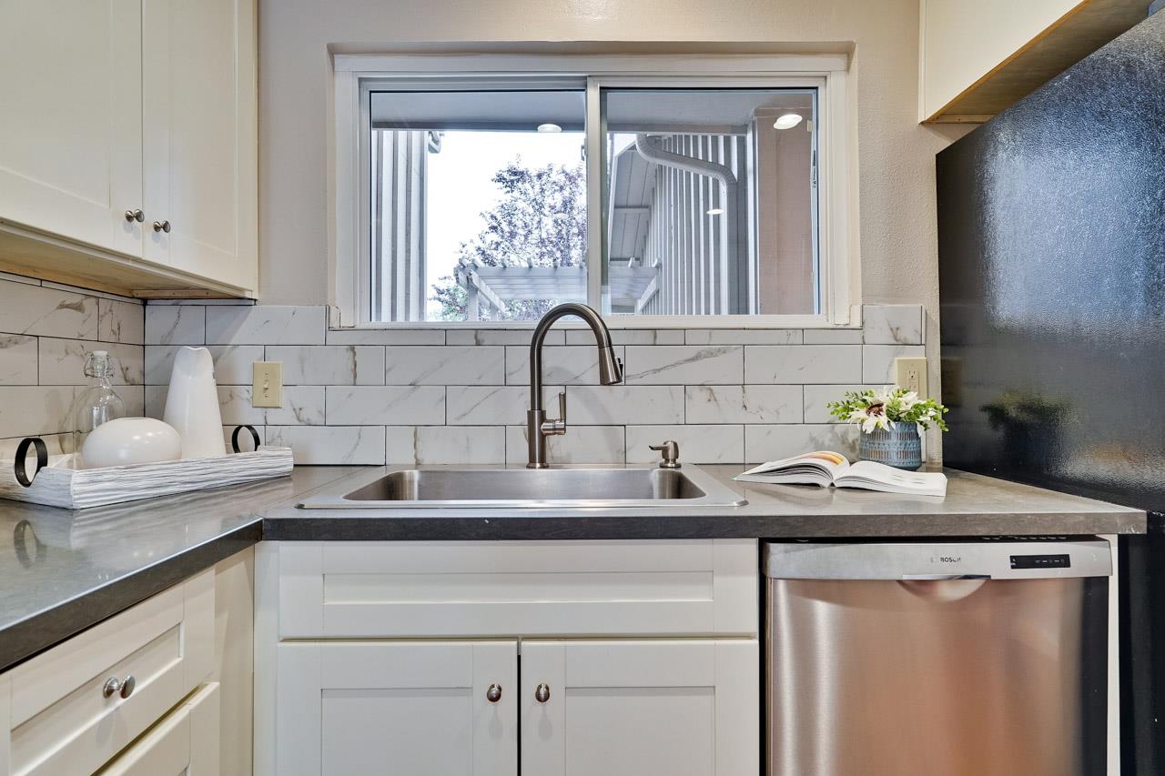 Detail Gallery Image 16 of 51 For 22941 Longdown Rd, Cupertino,  CA 95014 - 3 Beds | 2/1 Baths