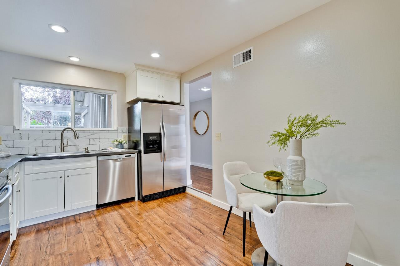 Detail Gallery Image 17 of 51 For 22941 Longdown Rd, Cupertino,  CA 95014 - 3 Beds | 2/1 Baths