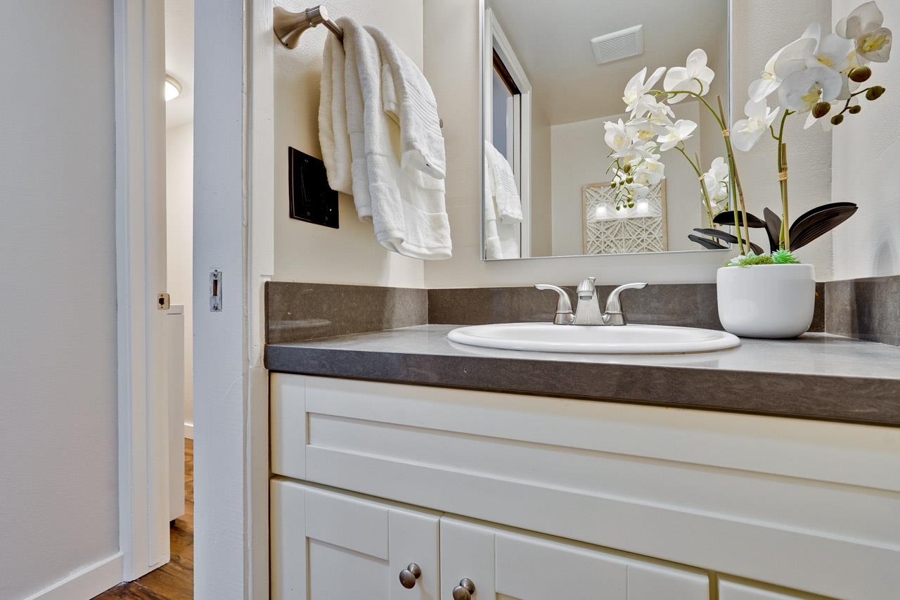 Detail Gallery Image 18 of 51 For 22941 Longdown Rd, Cupertino,  CA 95014 - 3 Beds | 2/1 Baths