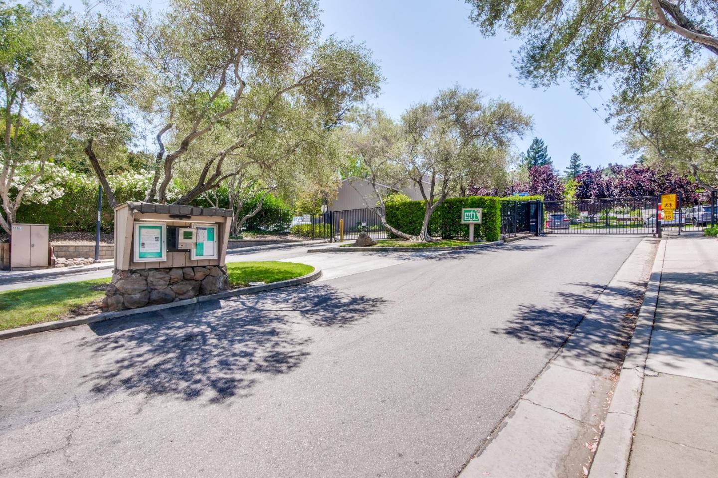 Detail Gallery Image 43 of 51 For 22941 Longdown Rd, Cupertino,  CA 95014 - 3 Beds | 2/1 Baths