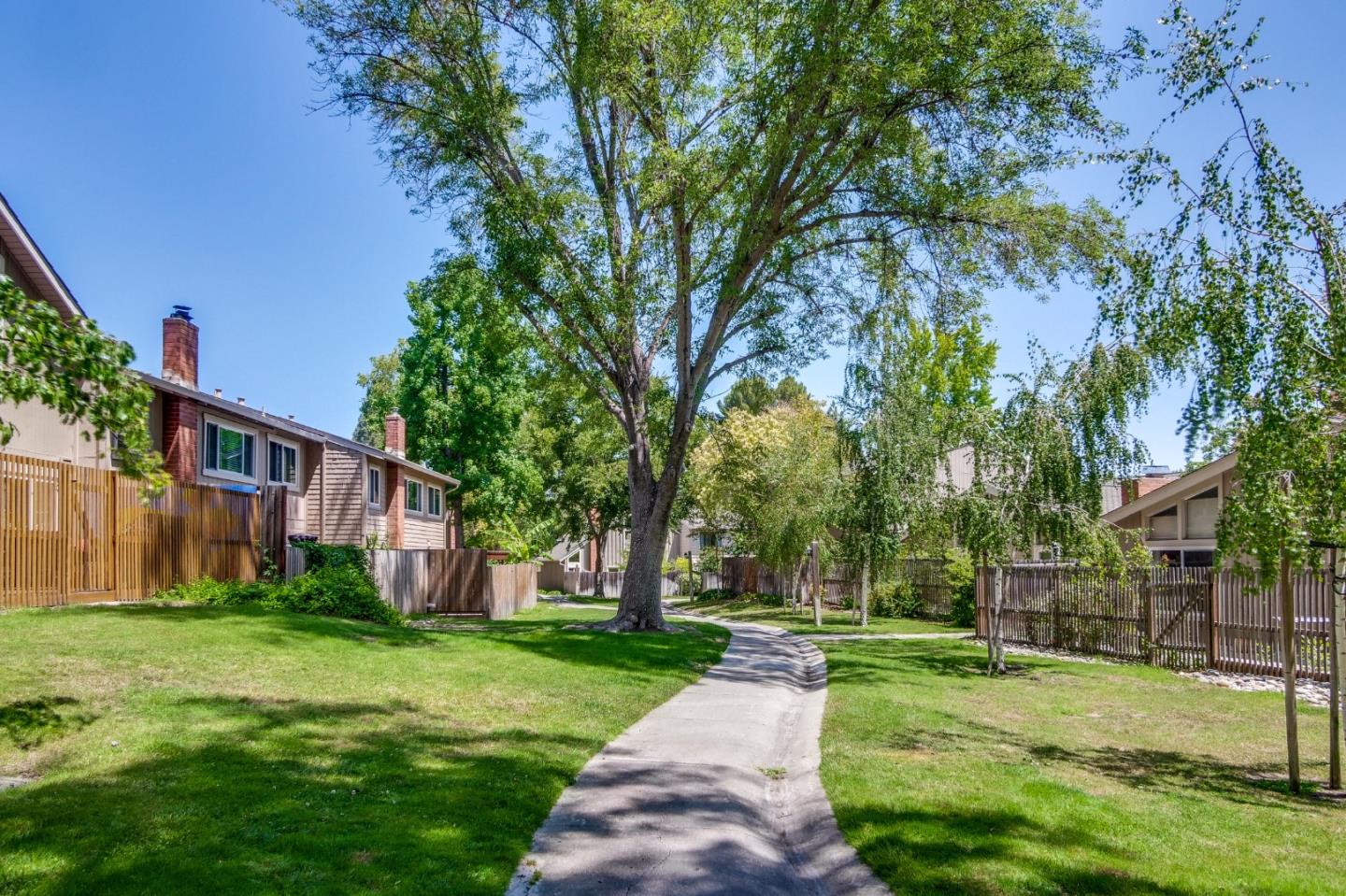 Detail Gallery Image 44 of 51 For 22941 Longdown Rd, Cupertino,  CA 95014 - 3 Beds | 2/1 Baths