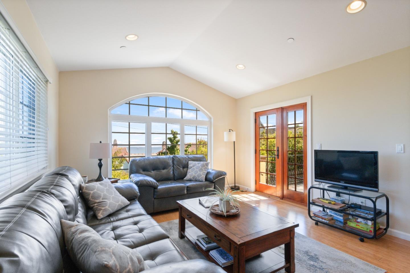 Detail Gallery Image 44 of 76 For 116 Monterey St, Santa Cruz,  CA 95060 - 4 Beds | 4 Baths