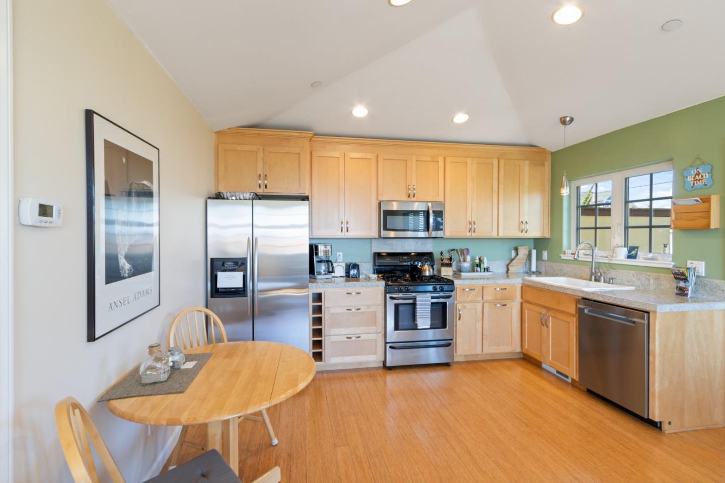 Detail Gallery Image 45 of 76 For 116 Monterey St, Santa Cruz,  CA 95060 - 4 Beds | 4 Baths