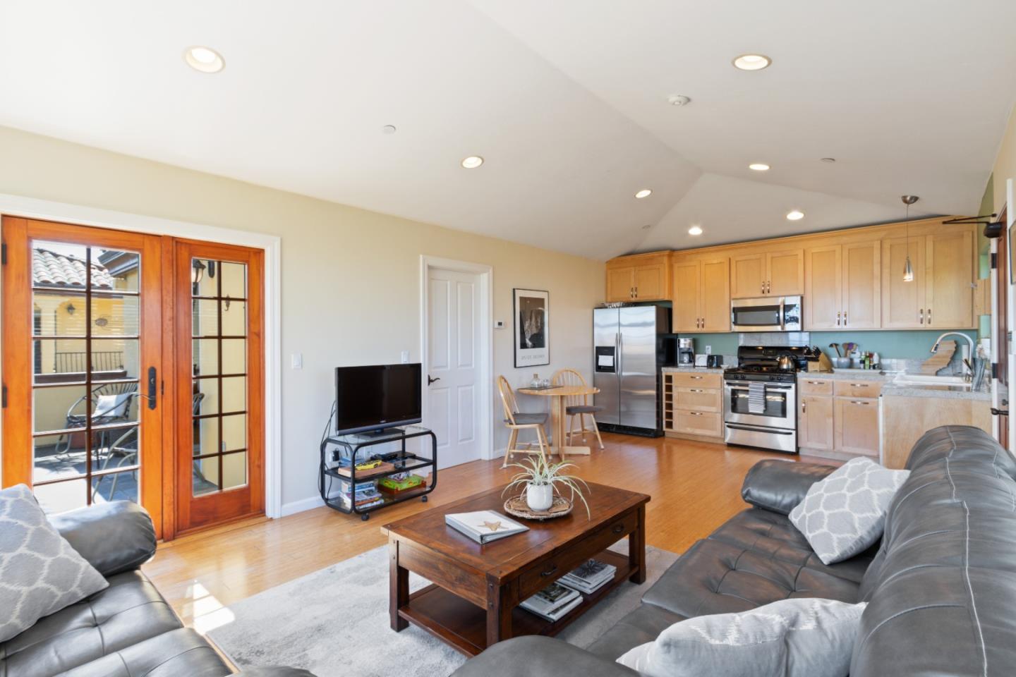 Detail Gallery Image 46 of 76 For 116 Monterey St, Santa Cruz,  CA 95060 - 4 Beds | 4 Baths