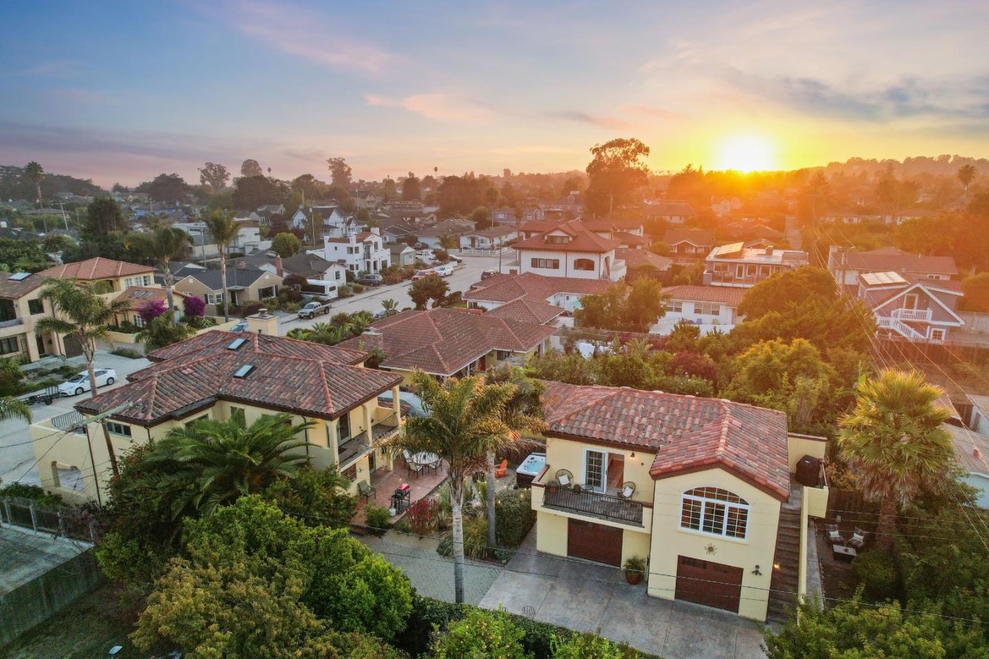 Detail Gallery Image 6 of 76 For 116 Monterey St, Santa Cruz,  CA 95060 - 4 Beds | 4 Baths