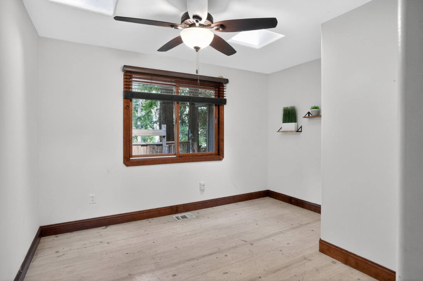 Detail Gallery Image 11 of 27 For 11033 Sequoia Ave, Felton,  CA 95018 - 3 Beds | 2 Baths