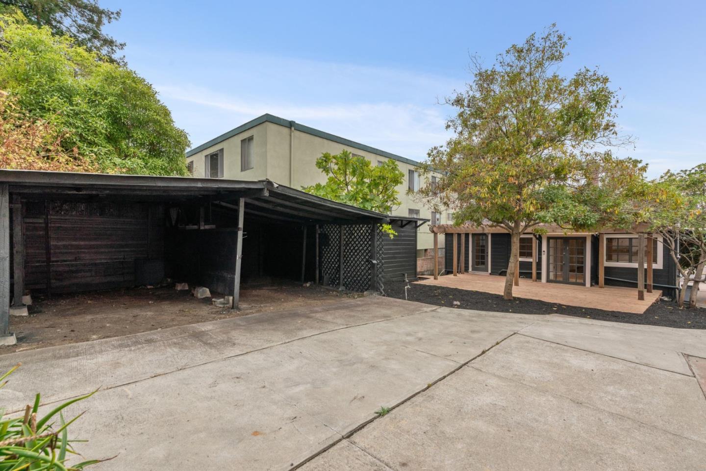Detail Gallery Image 11 of 25 For 1325 Henry St, Berkeley,  CA 94709 - 3 Beds | 2 Baths